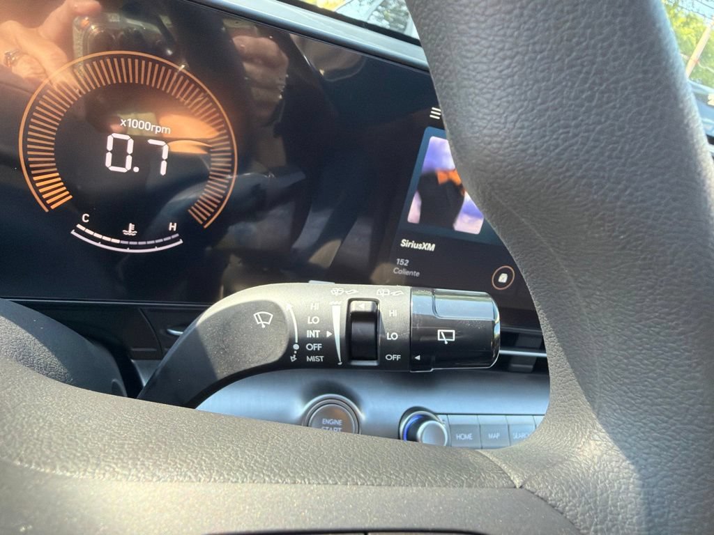 New 2027 Hyundai Kona SE AWD/4WD image 32