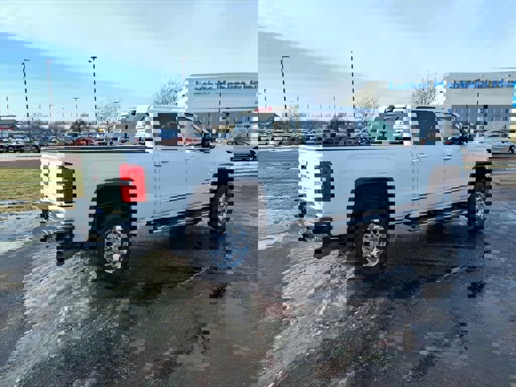 Used 2017 GMC Sierra 3500 SLT w/ Duramax Plus Package image 3