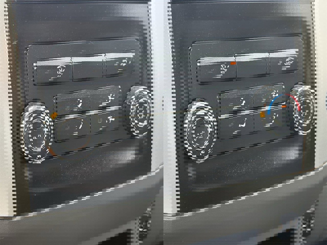 Used 2019 Nissan Frontier SV image 19