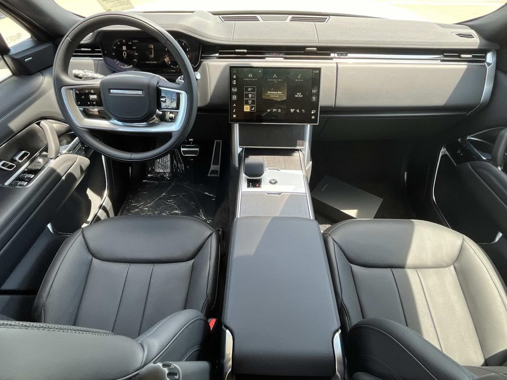 New 2026 Land Rover Range Rover Long Wheelbase SE AWD/4WD image 9