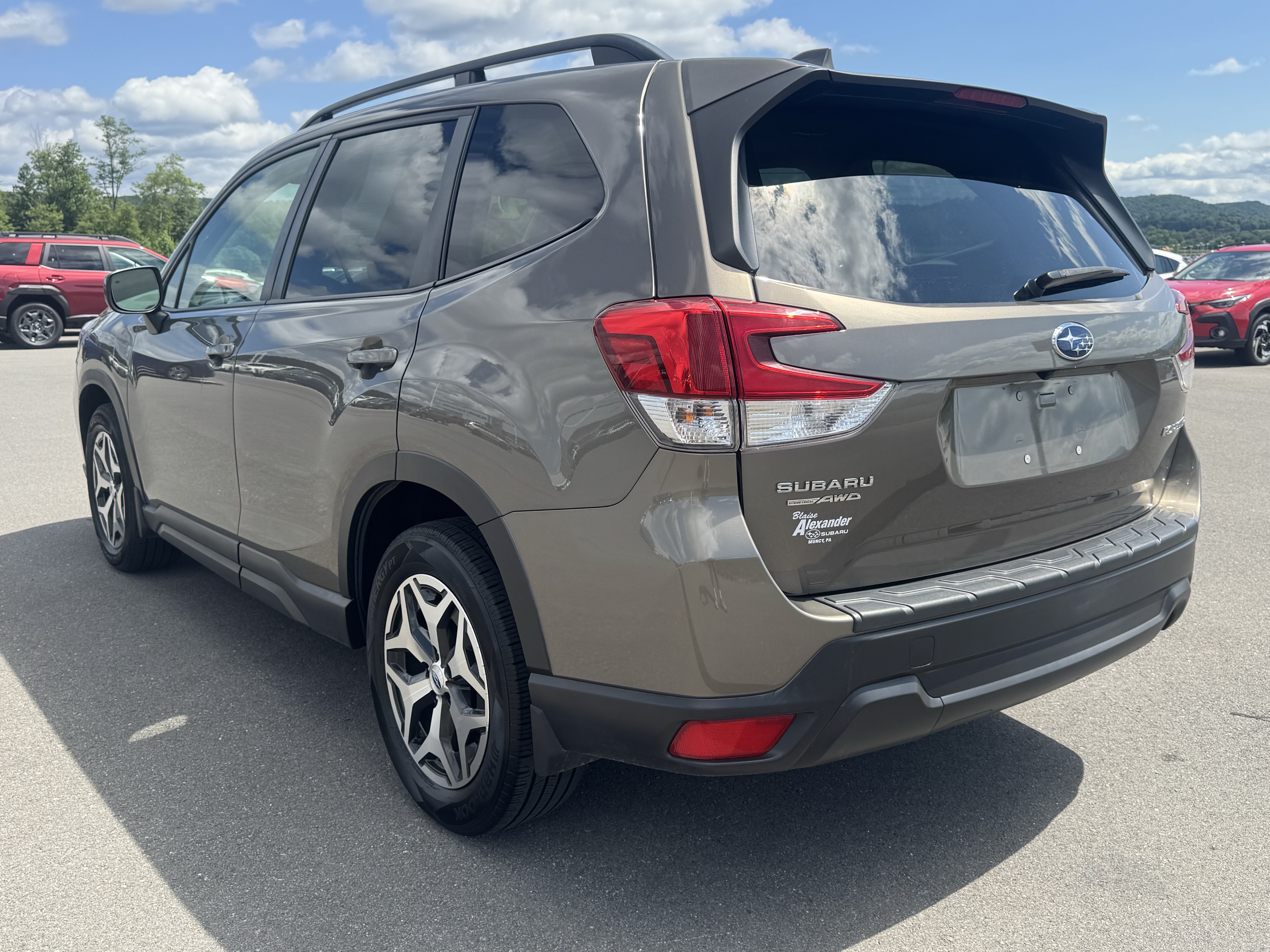 Used 2021 Subaru Forester Premium w/ Popular Package #1 AWD/4WD image 6