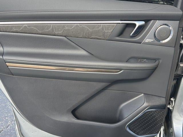 New 2026 Buick Enclave Avenir w/ Super Cruise Package FWD image 22