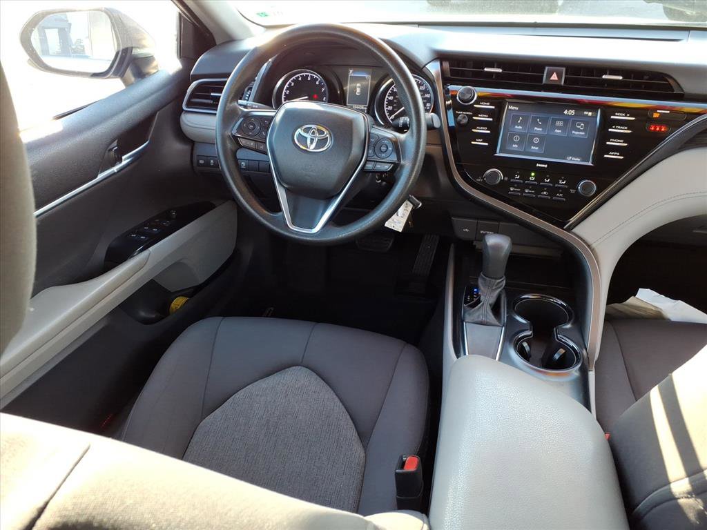 Used 2020 Toyota Camry LE image 4