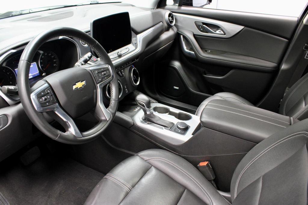 Used 2023 Chevrolet Blazer LT w/ Sound & Technology Package FWD image 22