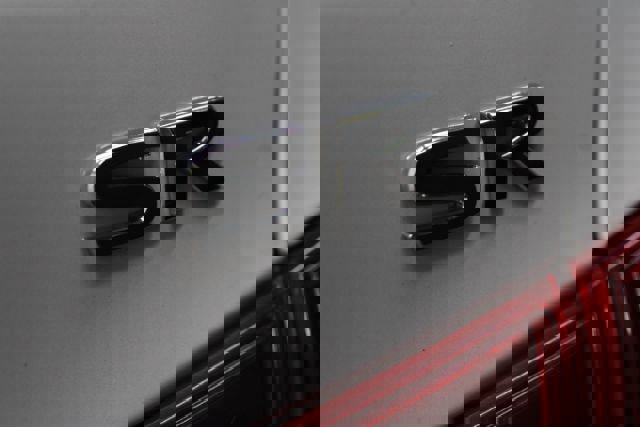 Used 2017 Nissan Sentra SR w/ SR Midnight Edition image 8