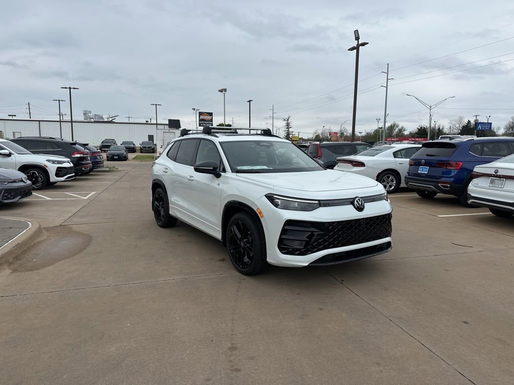 New 2026 Volkswagen Tiguan SE R-Line FWD image 3