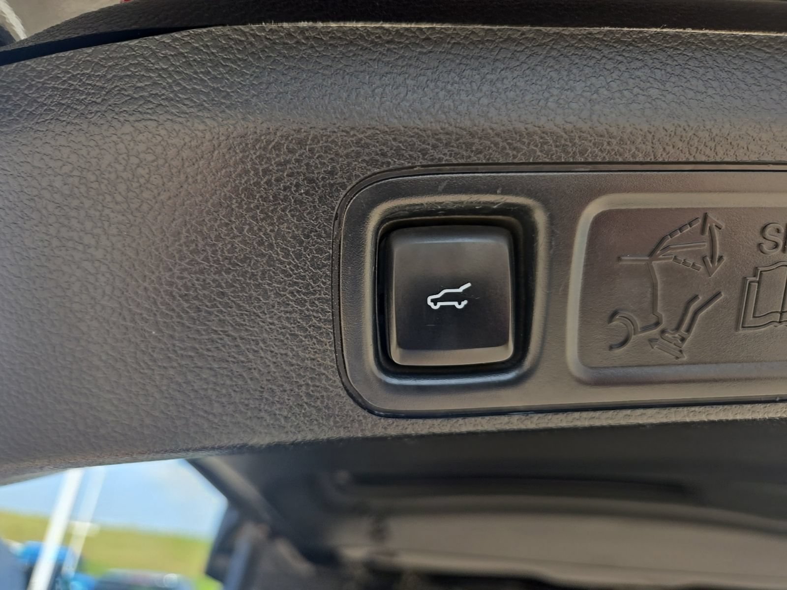 Used 2020 Ford Expedition XLT w/ Equipment Group 202A RWD image 8