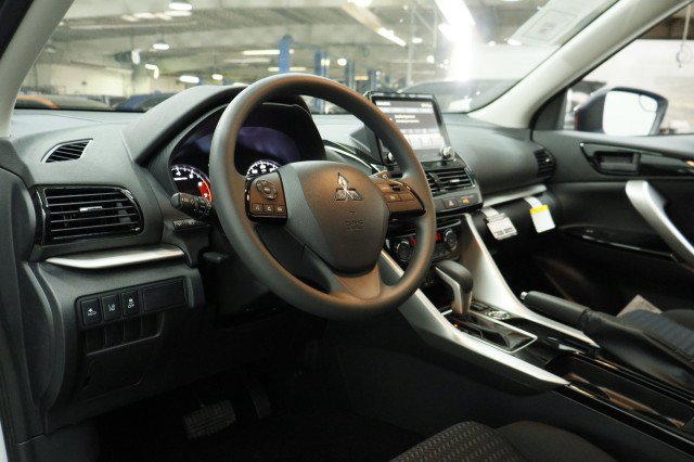 New 2026 Mitsubishi Eclipse Cross LE AWD/4WD image 5