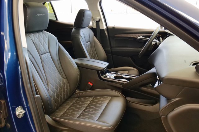 Used 2023 Buick Envision Avenir image 16