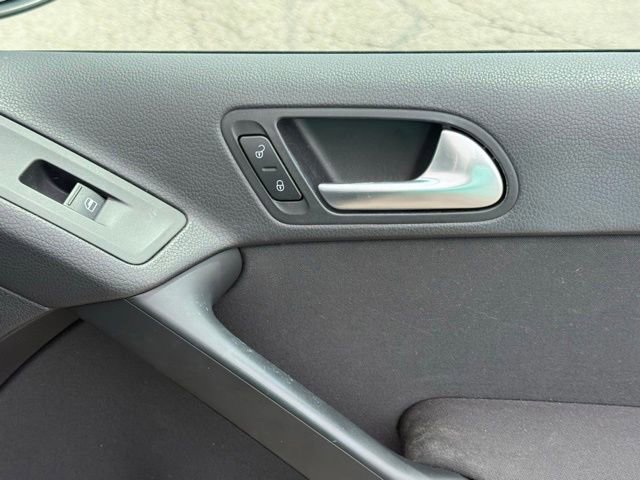Used 2012 Volkswagen Tiguan S FWD image 15