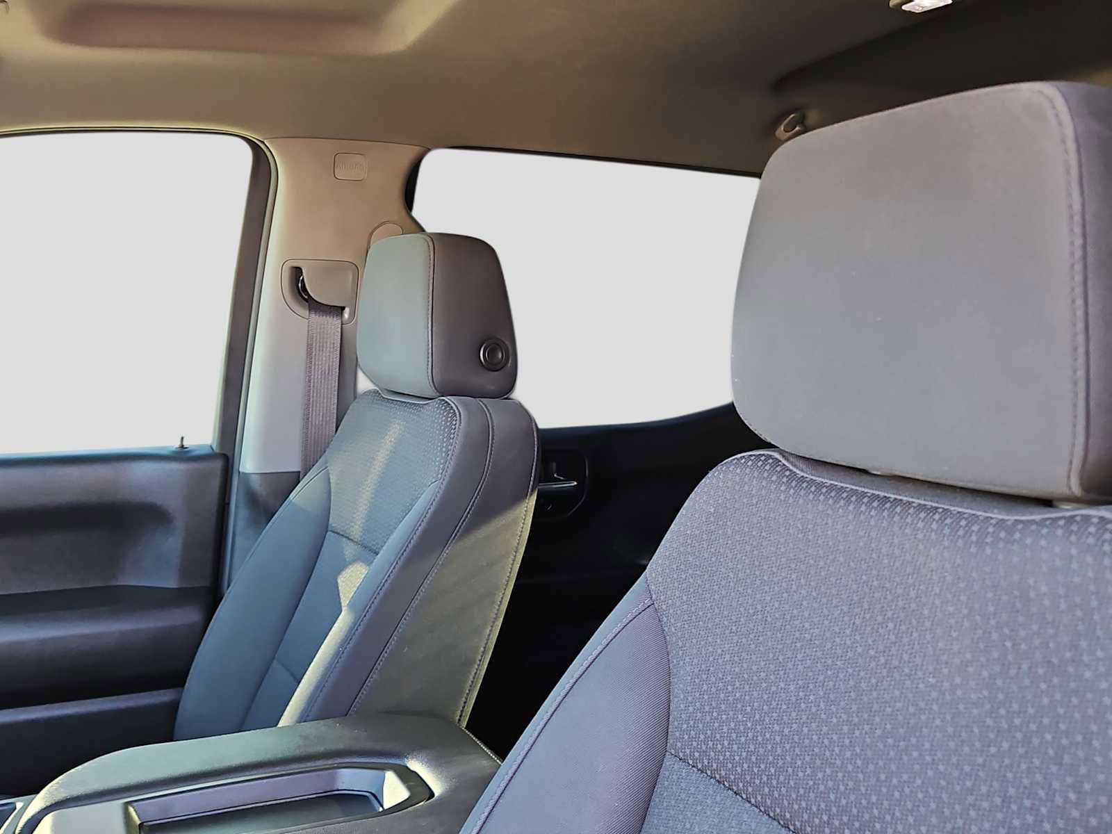 Used 2020 Chevrolet Silverado 1500 Custom w/ Custom Value Package image 15