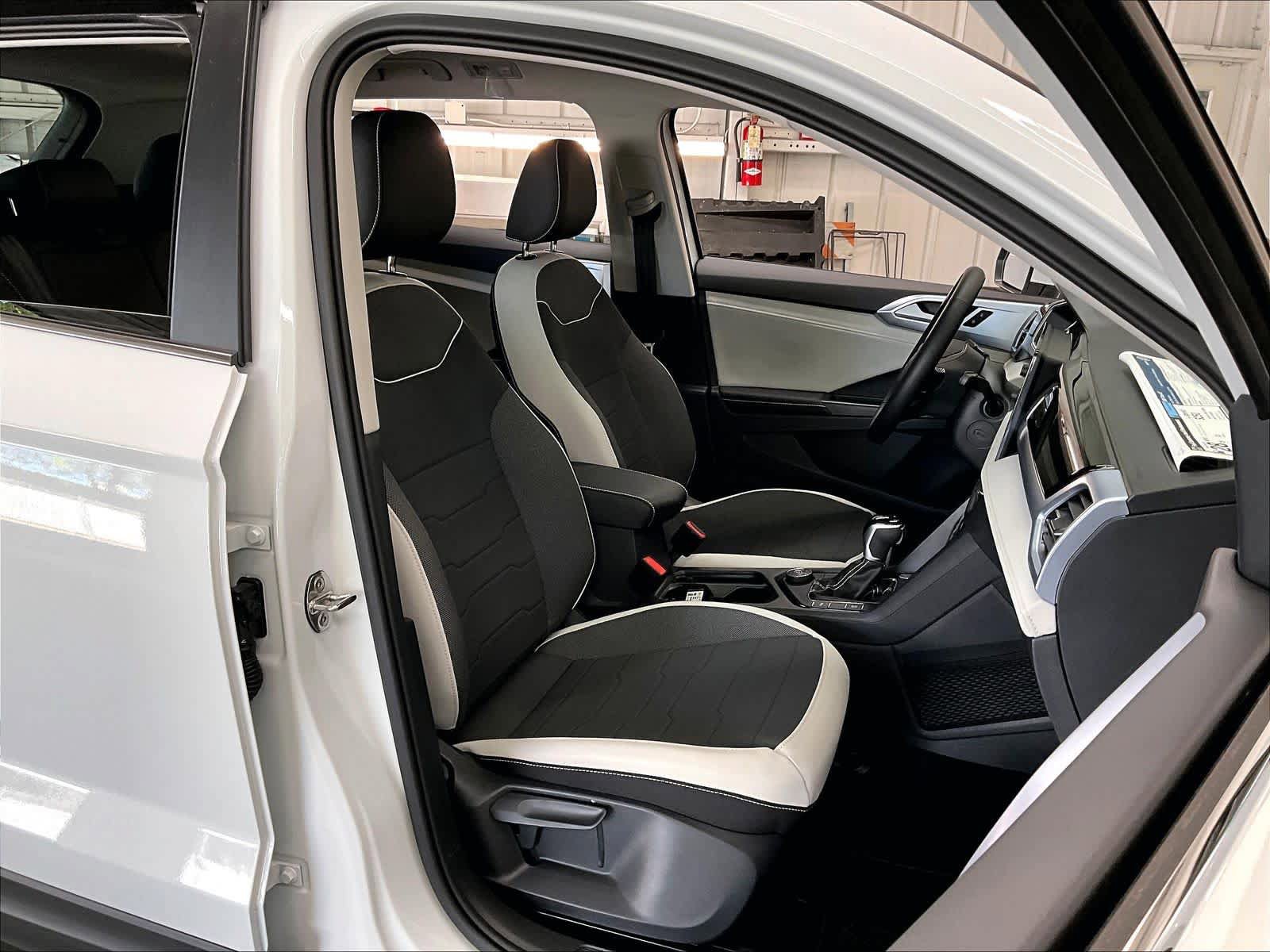 New 2026 Volkswagen Taos SE AWD/4WD image 32