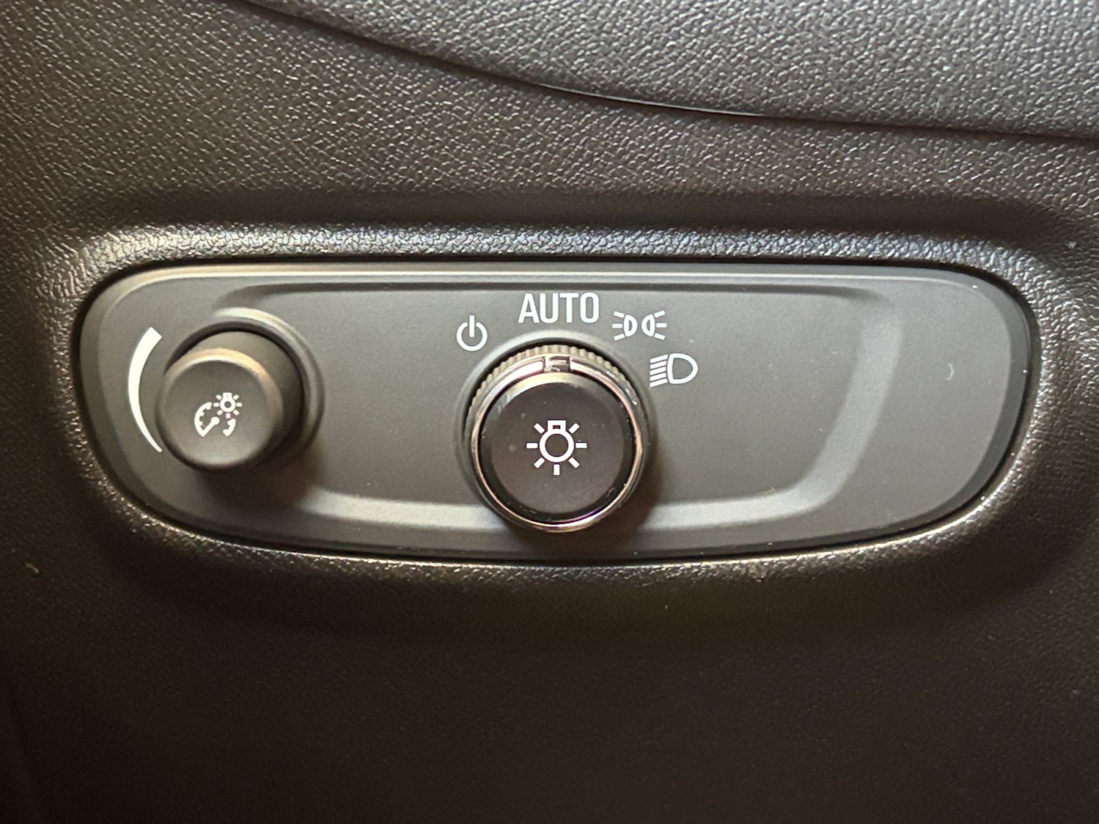 Used 2022 Chevrolet Equinox LT AWD/4WD image 27