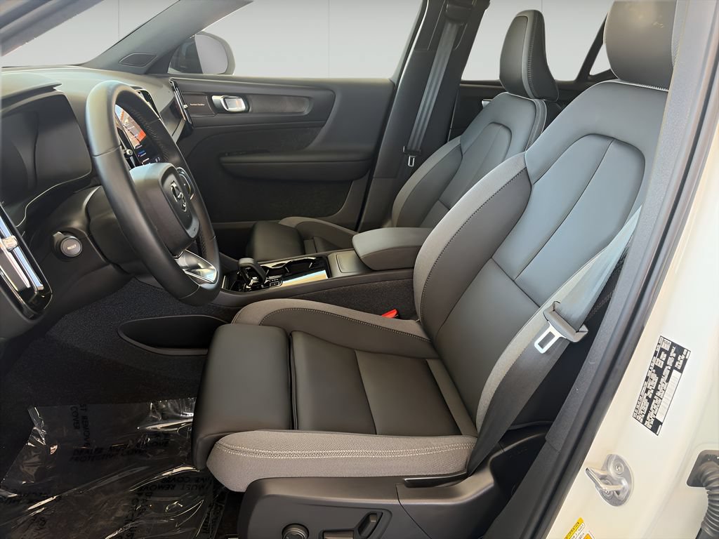 Used 2023 Volvo XC40 Recharge Ultimate AWD/4WD image 10
