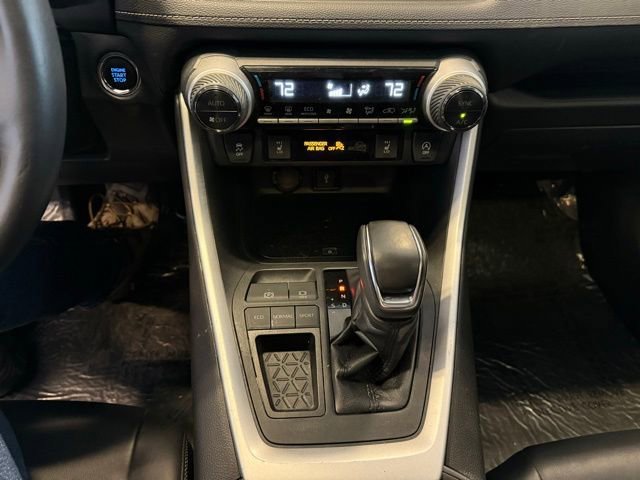 Used 2020 Toyota RAV4 XLE Premium image 15