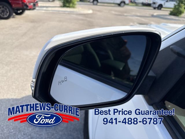 Used 2019 Toyota Tacoma TRD Sport w/ Technology Package AWD/4WD image 8