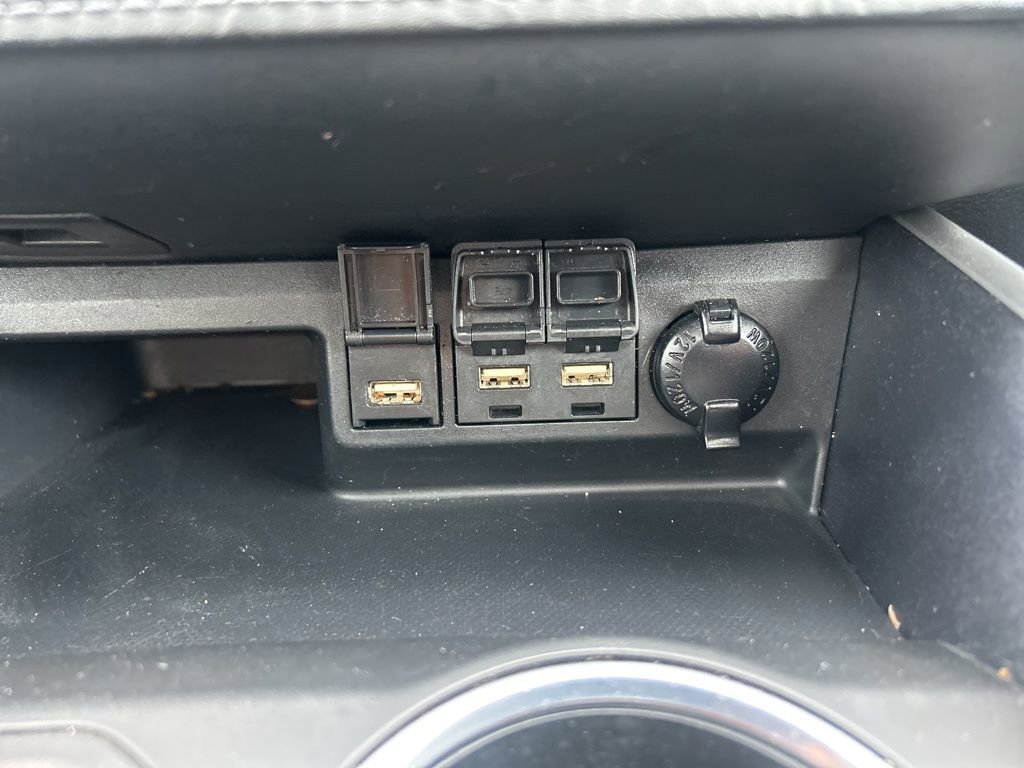 Used 2020 Toyota Highlander XLE image 31