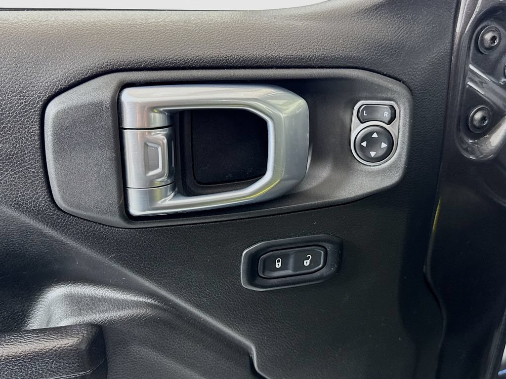 Used 2024 Jeep Wrangler Unlimited AWD/4WD image 14
