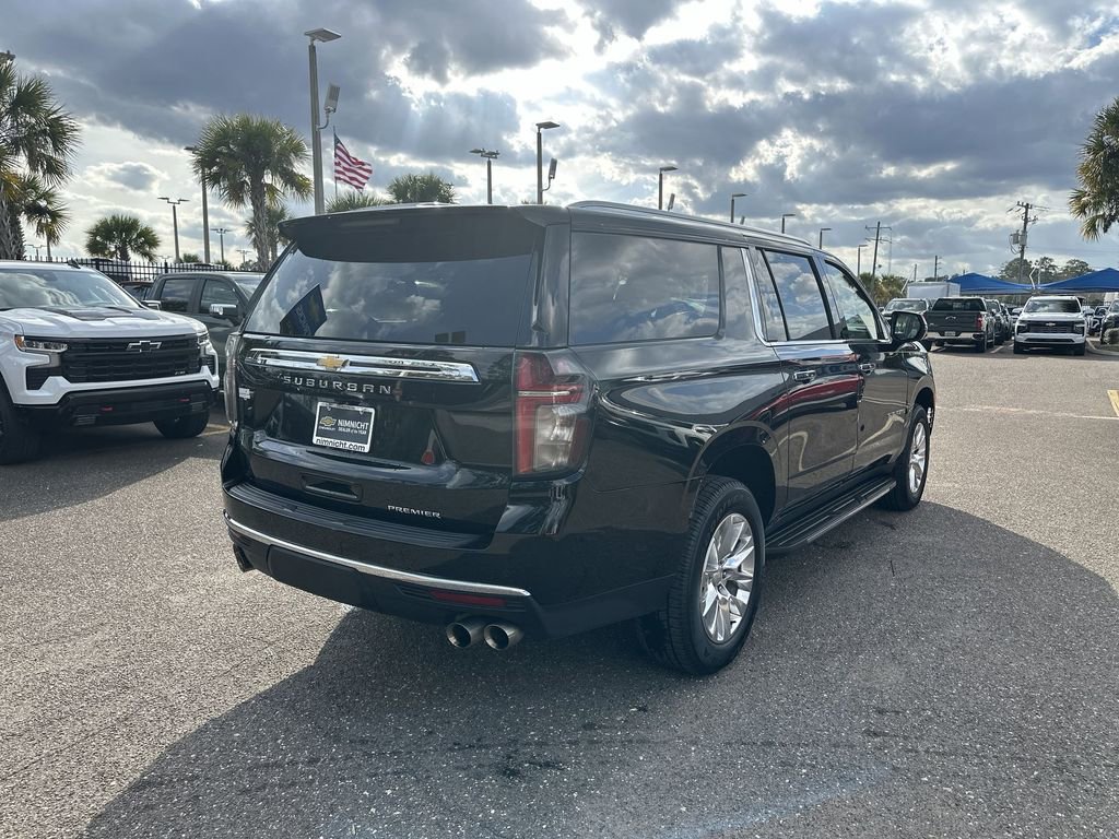 Used 2024 Chevrolet Suburban Premier image 16