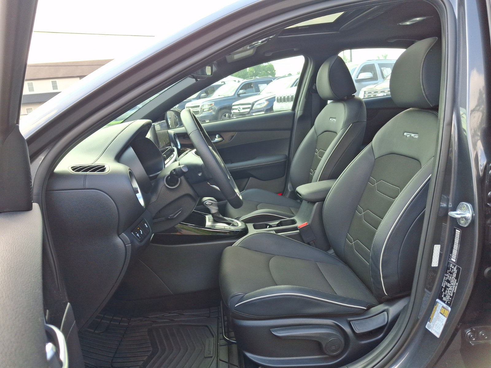 Used 2022 Kia Forte GT-Line w/ GT-Line Premium Package FWD image 13