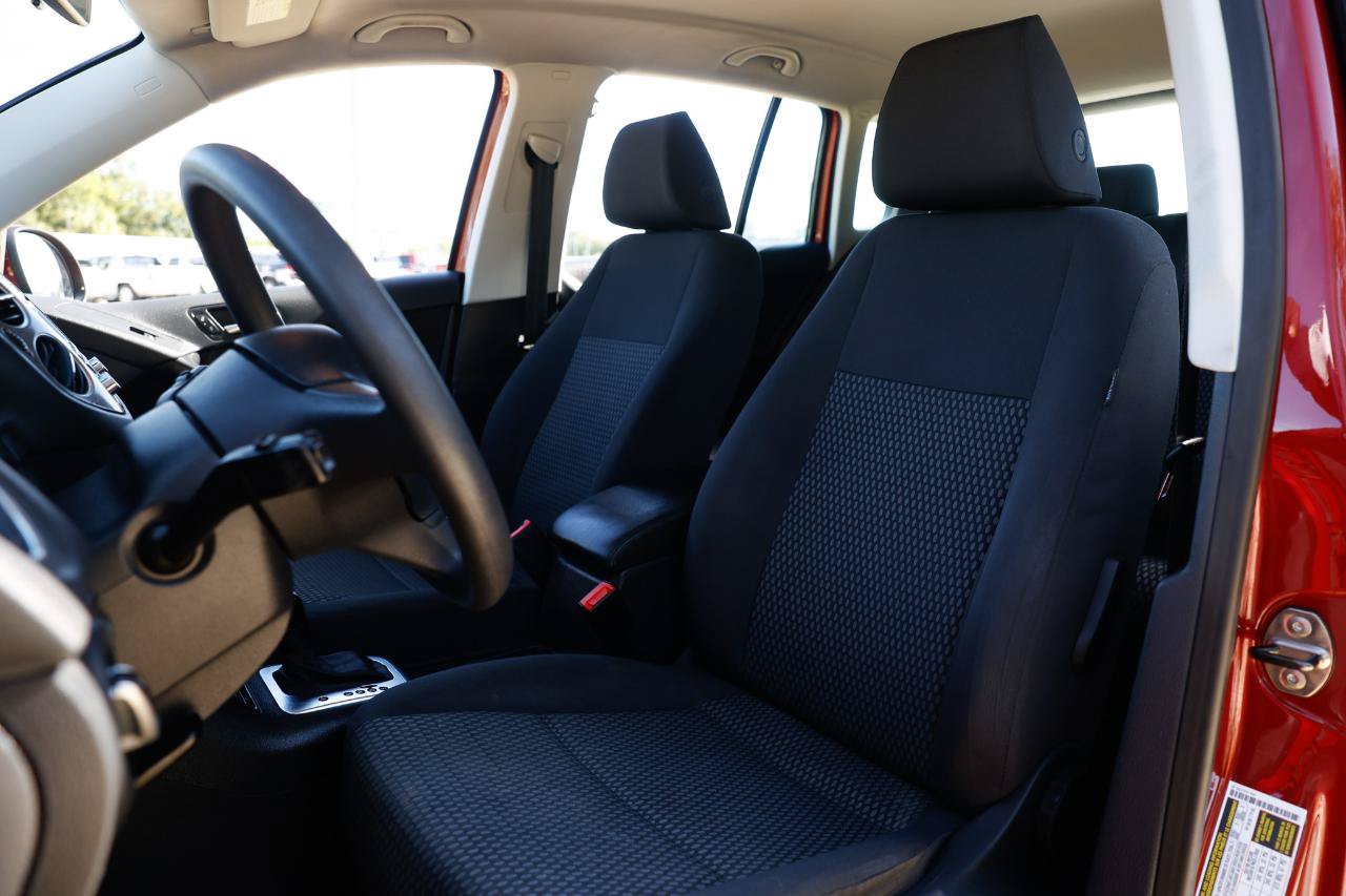 Used 2011 Volkswagen Tiguan S FWD image 6
