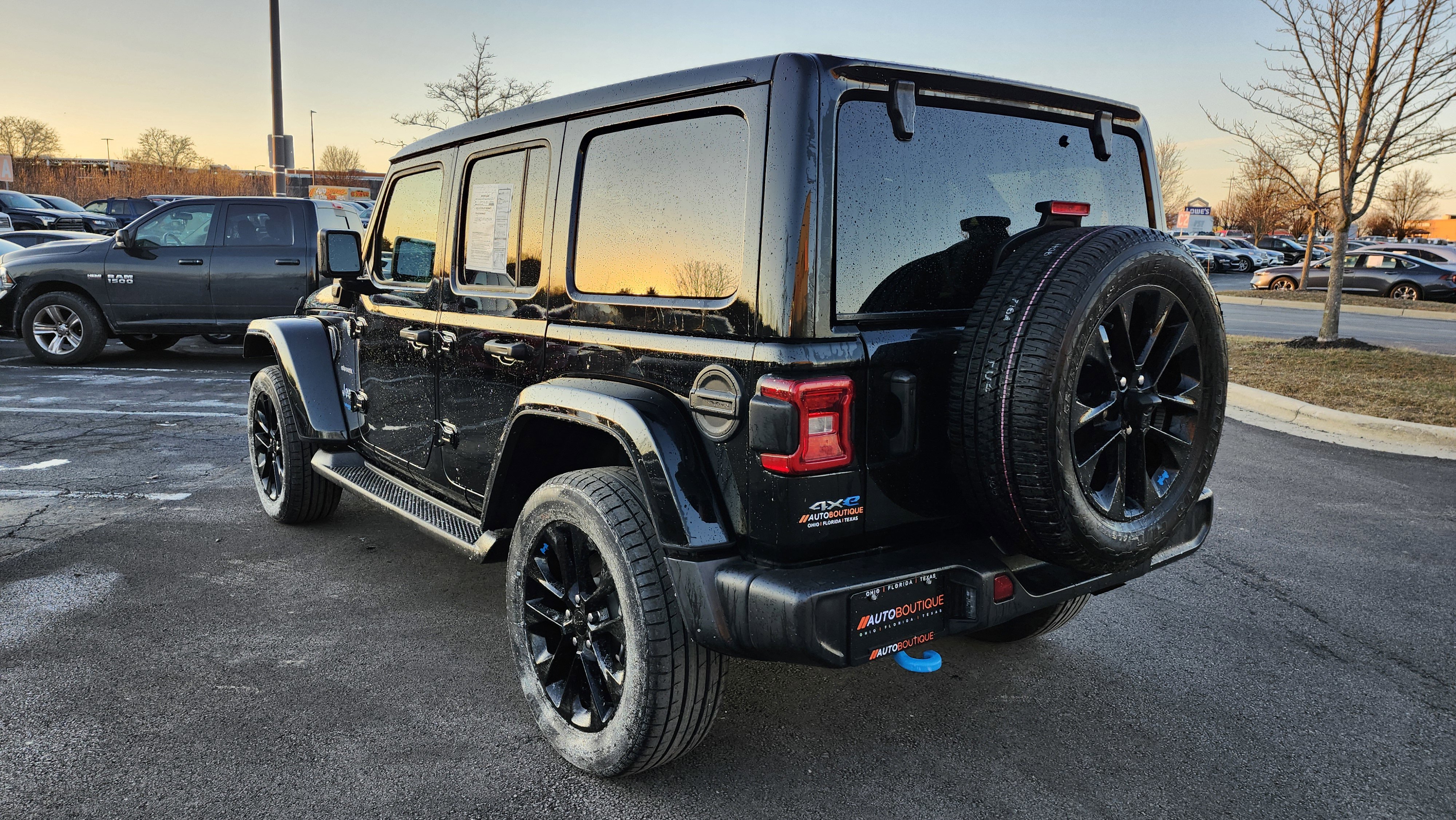 Used 2022 Jeep Wrangler Unlimited Sahara w/ Cold Weather Group image 16