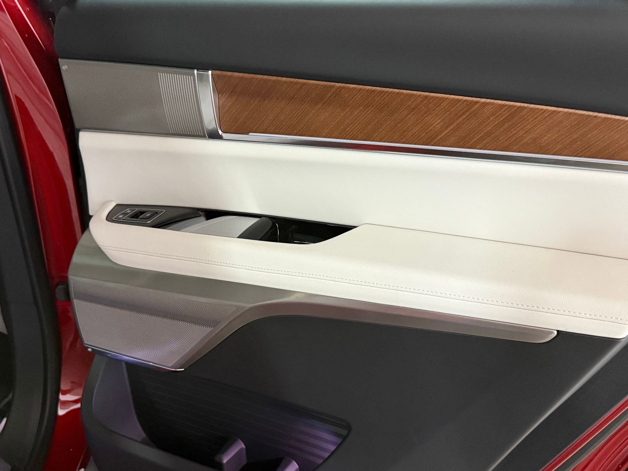 New 2026 Cadillac Vistiq Sport image 19