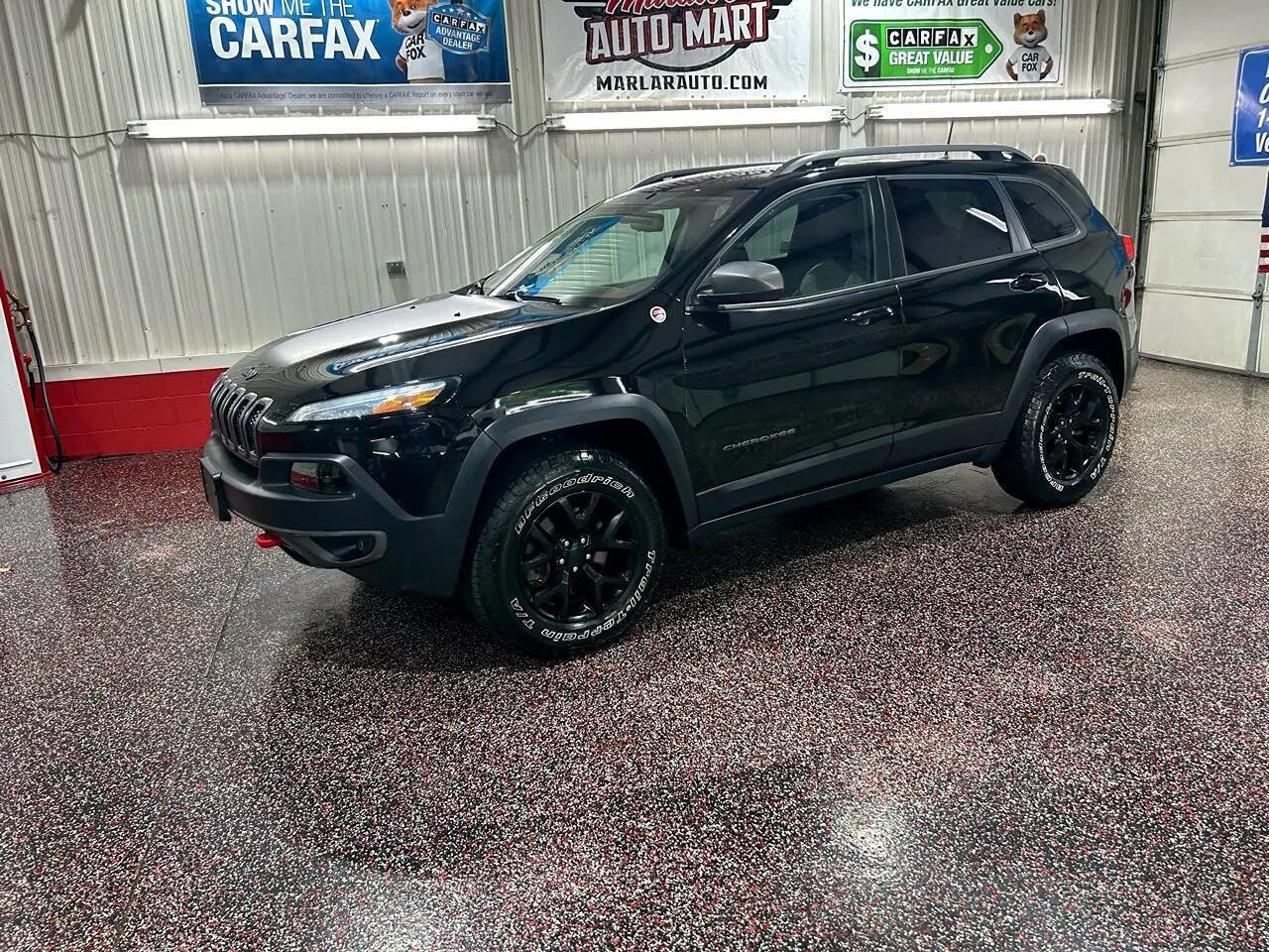 Used 2018 Jeep Cherokee Trailhawk w/ Cold Weather Group image 20