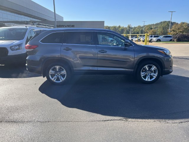 Used 2018 Toyota Highlander Limited AWD/4WD image 2