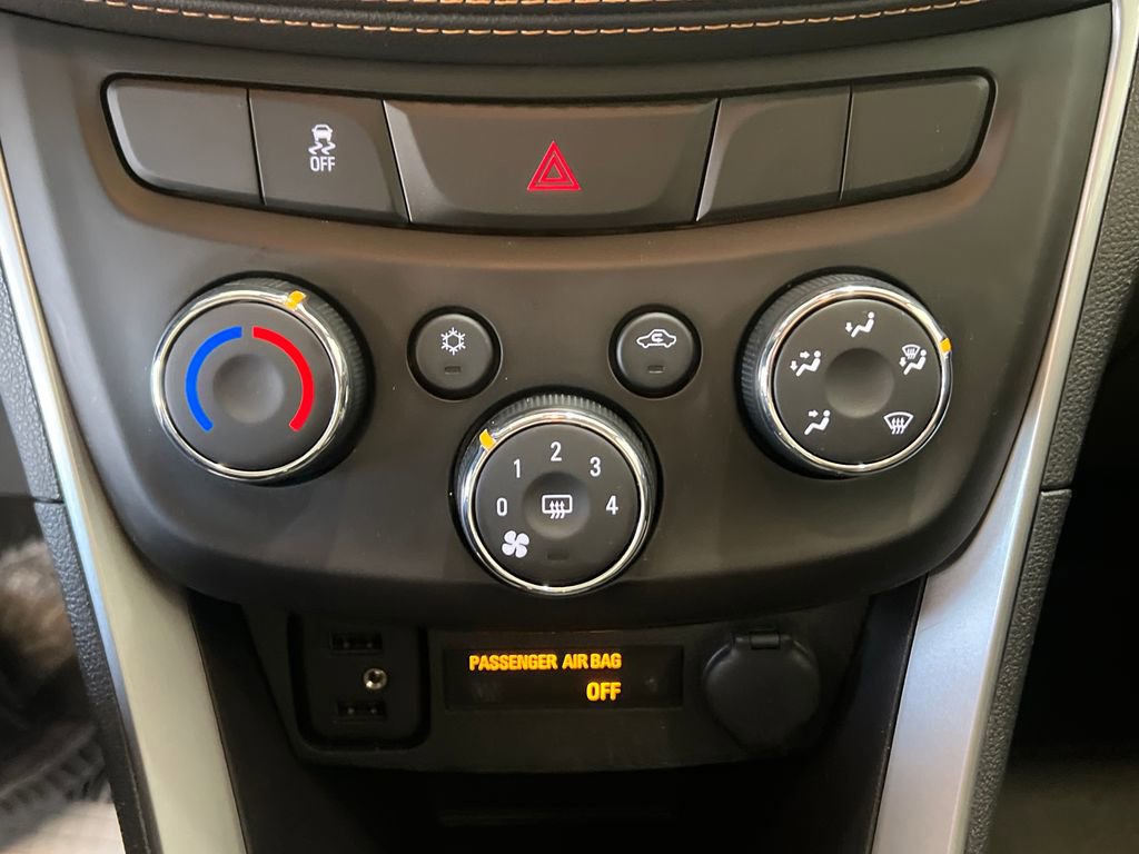 Used 2019 Chevrolet Trax LT w/ LT Convenience Package AWD/4WD image 26