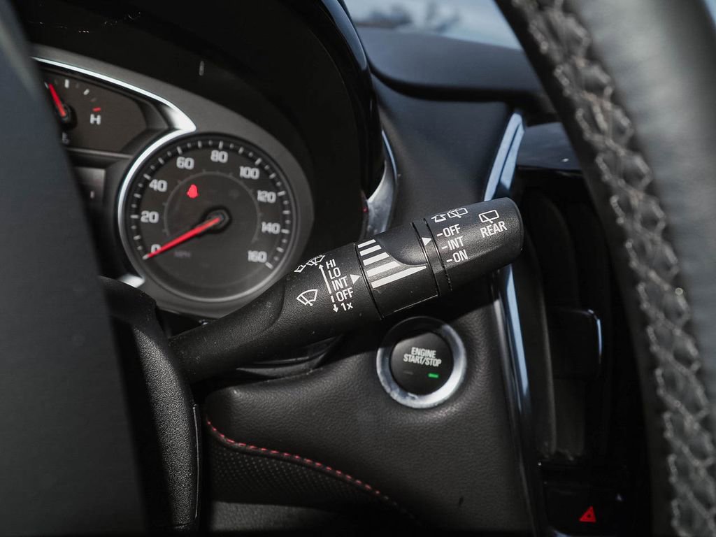 Used 2023 Chevrolet Traverse RS image 34