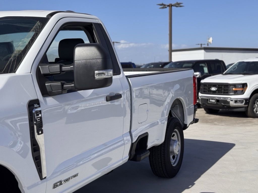 Used 2025 Ford F350 XL w/ XL Chrome Package RWD image 9