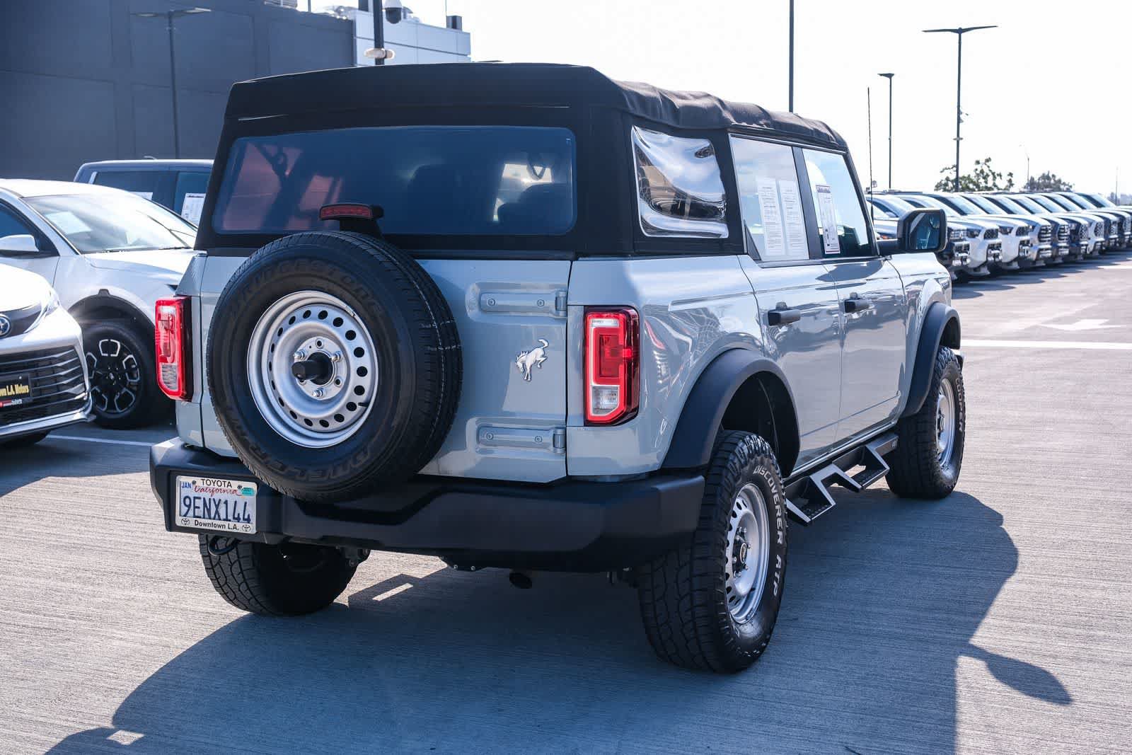 Used 2022 Ford Bronco 4-Door AWD/4WD image 4