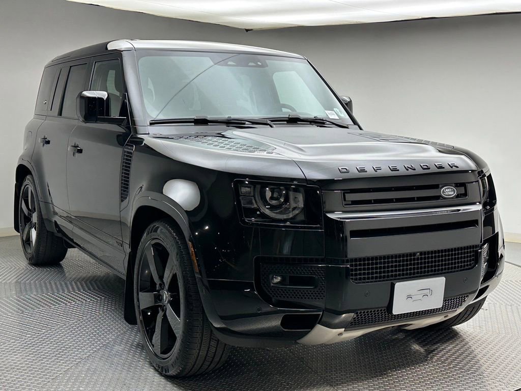 Certified 2024 Land Rover Defender 110 V8 AWD/4WD image 7