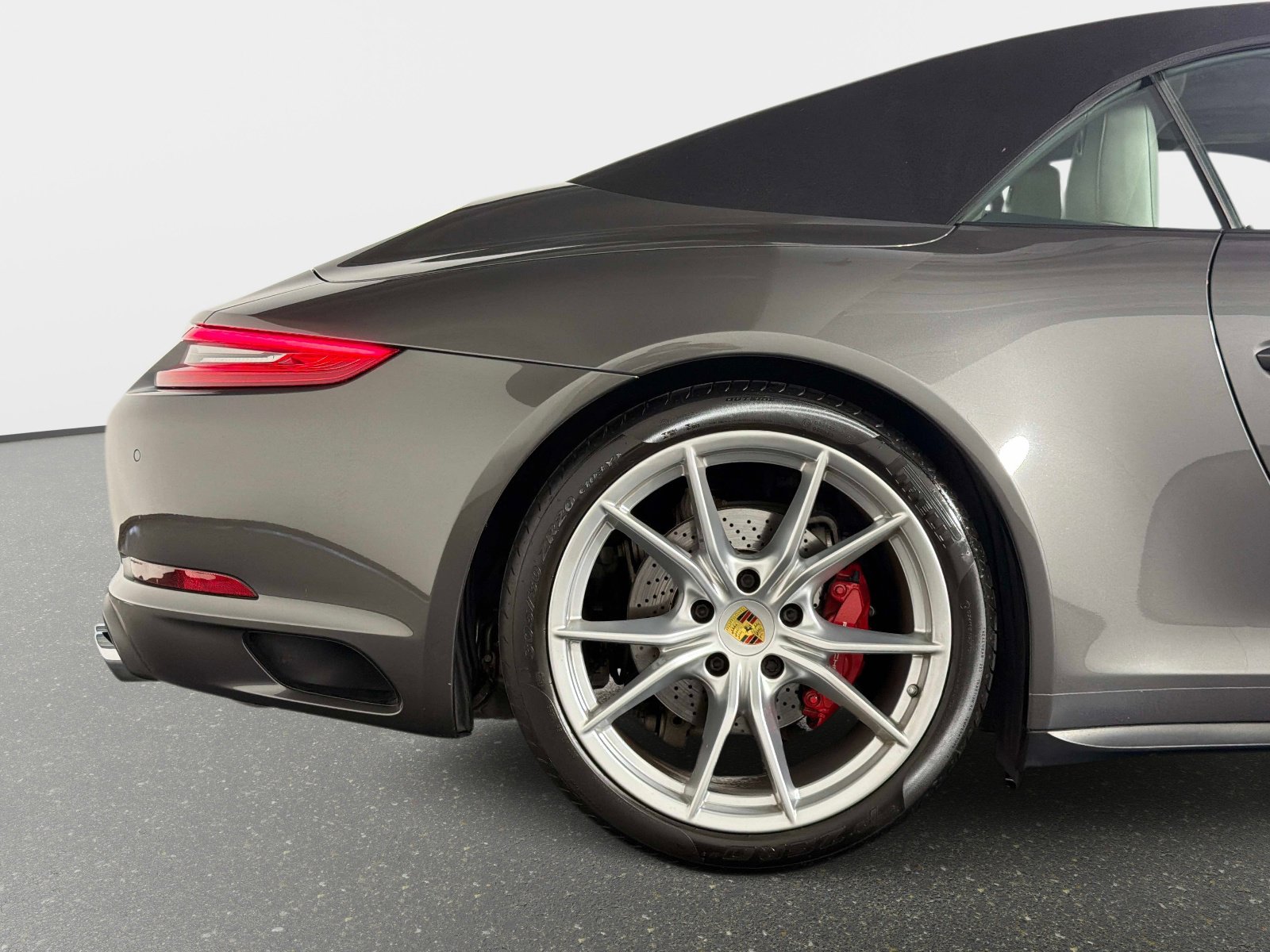 Used 2018 Porsche 911 Carrera 4S AWD/4WD image 20