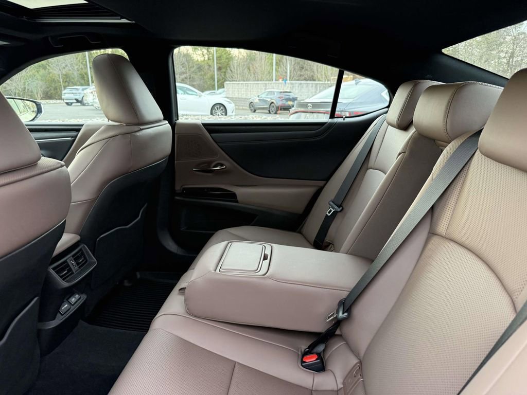 Used 2025 Lexus ES 350 Premium w/ Premium Package image 18