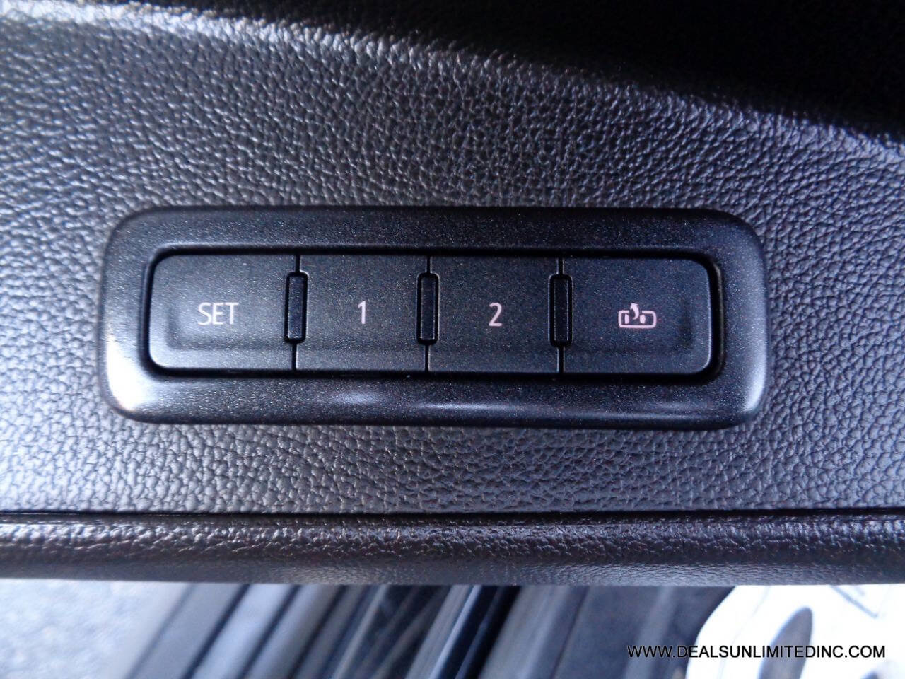 Used 2019 Chevrolet Tahoe LT AWD/4WD image 12