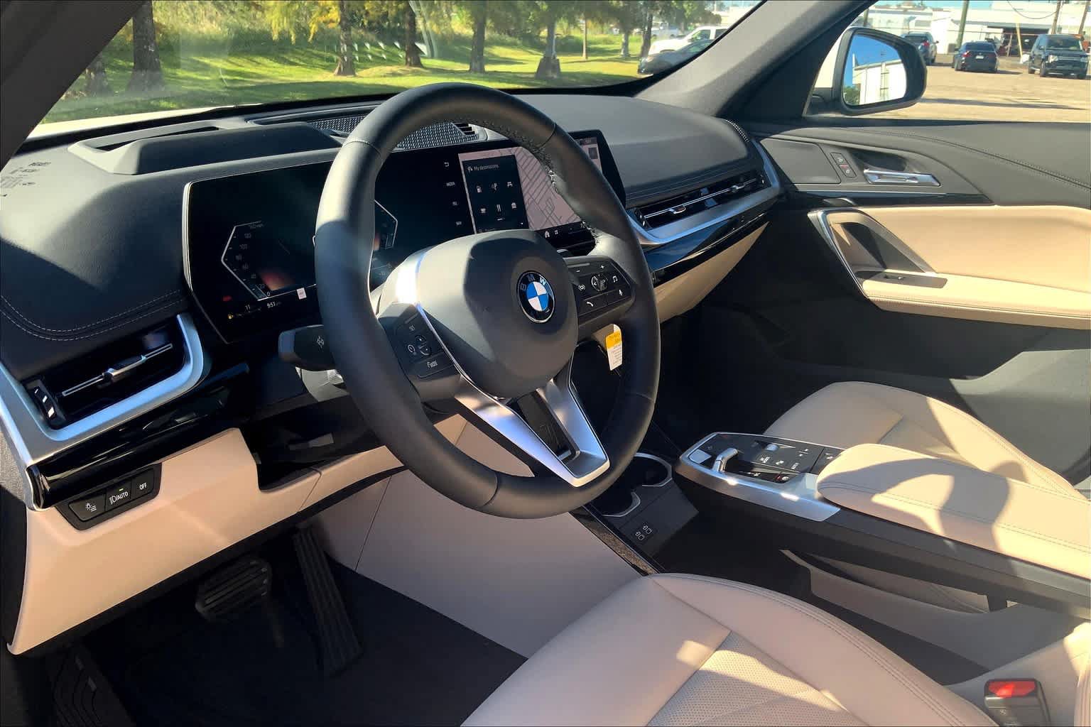 Used 2025 BMW X1 xDrive28i w/ Technology Package AWD/4WD image 7