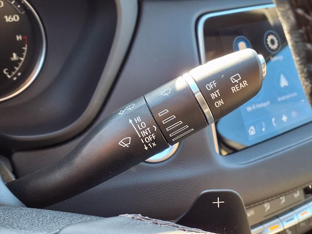 Certified 2023 Cadillac XT4 Luxury w/ Cold Weather Package image 20