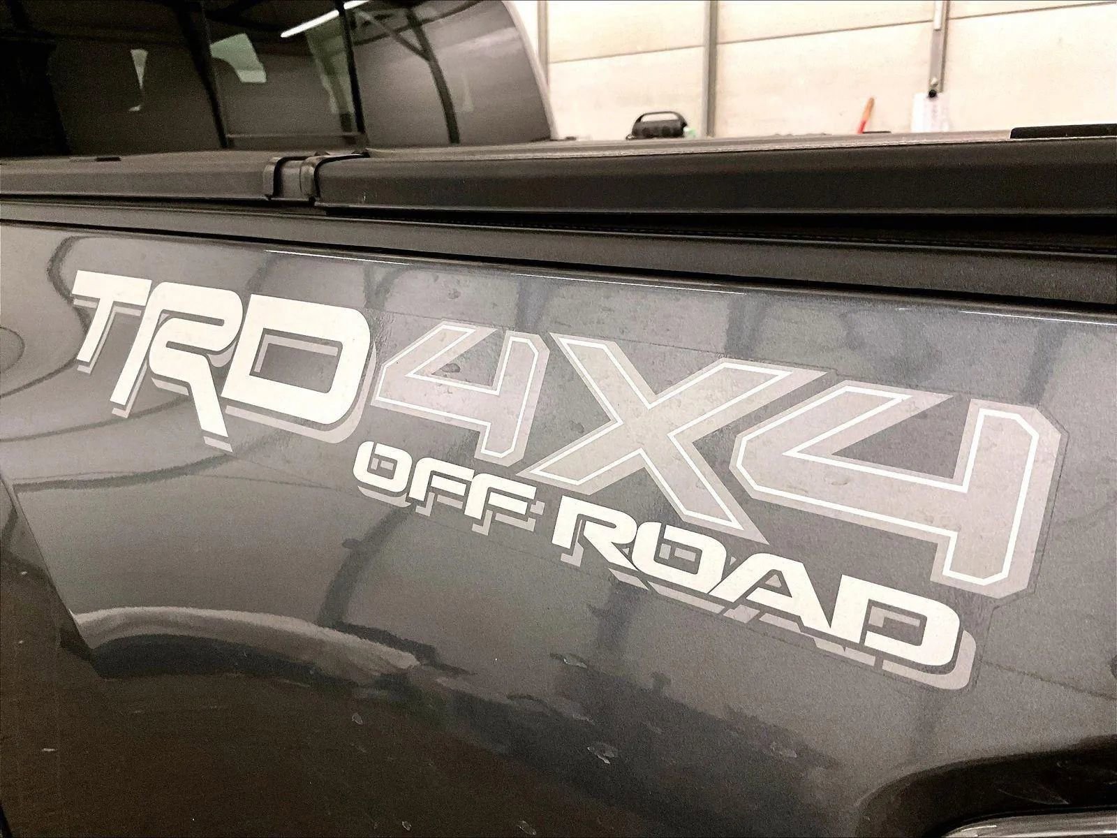 Used 2022 Toyota Tacoma TRD Off-Road w/ Technology Package AWD/4WD image 13
