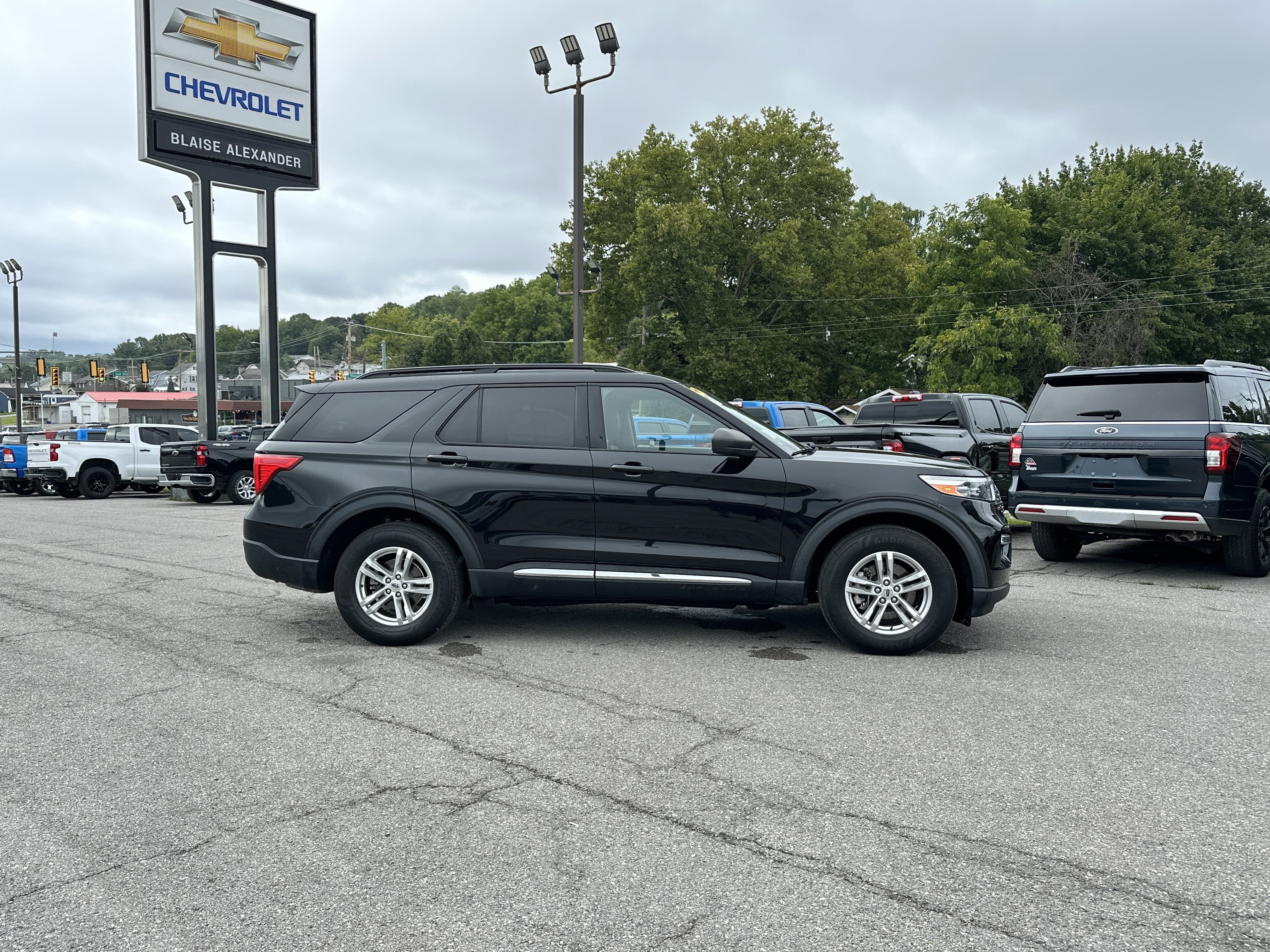 Used 2022 Ford Explorer XLT w/ Equipment Group 202A