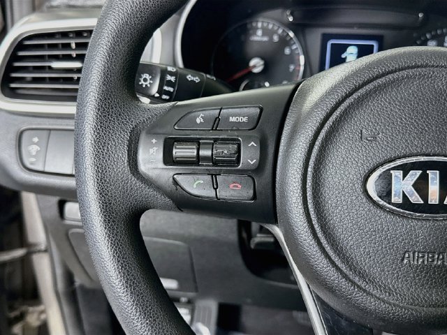 Used 2017 Kia Sorento FWD image 13