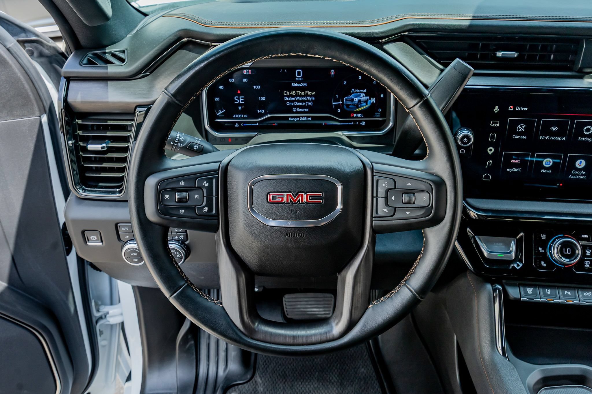 Used 2025 GMC Sierra 2500 AT4 w/ AT4 Premium Plus Package AWD/4WD image 19