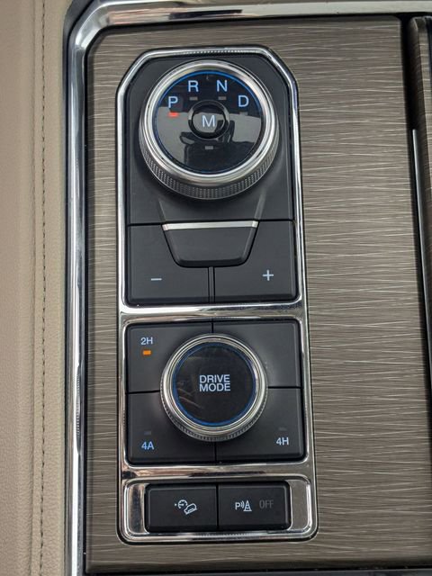 Used 2024 Ford Expedition Limited image 26