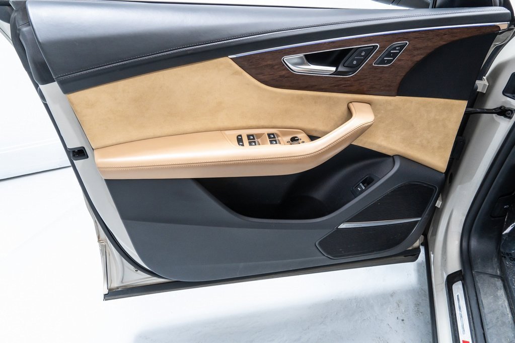 Used 2020 Audi Q8 Prestige w/ Prestige Package image 24