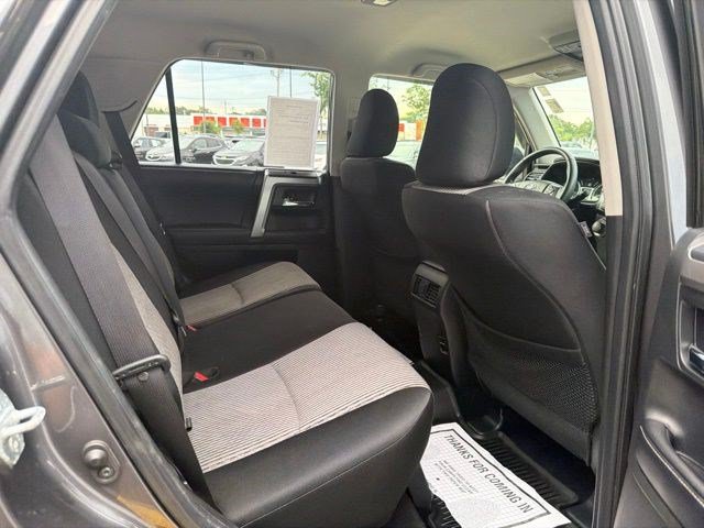 Used 2018 Toyota 4Runner SR5 AWD/4WD image 18