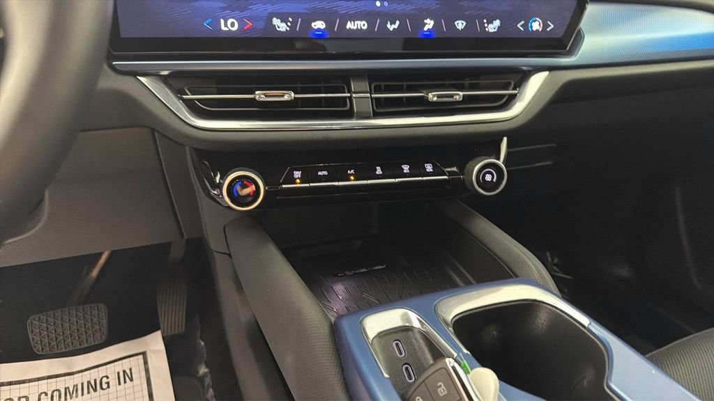 Used 2025 Chevrolet Equinox EV LT w/ Convenience Package FWD image 22