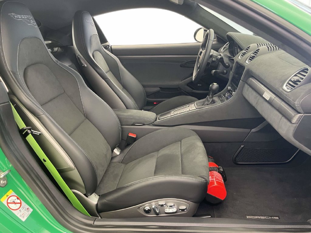 Certified 2025 Porsche 718 Cayman GT4 RS RWD image 19