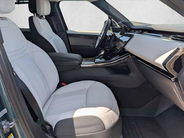 New 2026 Land Rover Range Rover Sport Dynamic SE AWD/4WD image 17