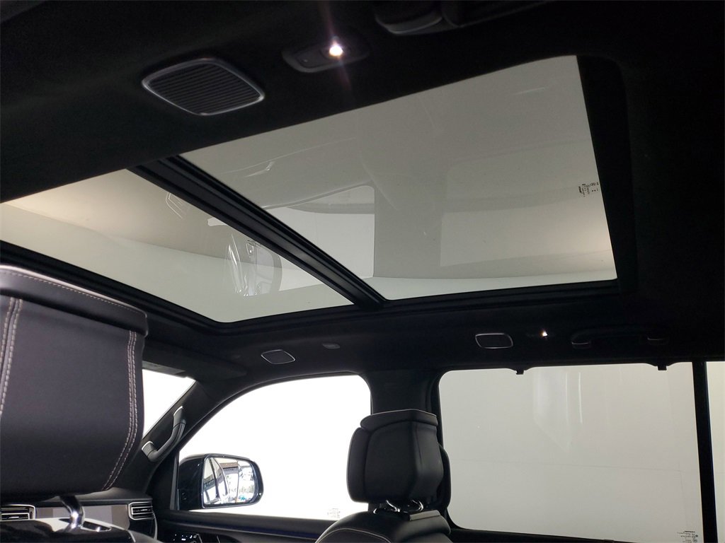 Used 2024 Jeep Grand Wagoneer L Series II w/ Quick Order Packagew 28T image 22